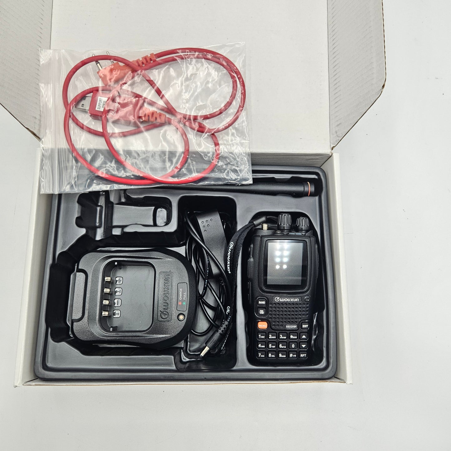Wouxun KG-UV9P High Powered Dual Band UHF/VHF Amateur 2-Way Radio USB-C Battery and antenas