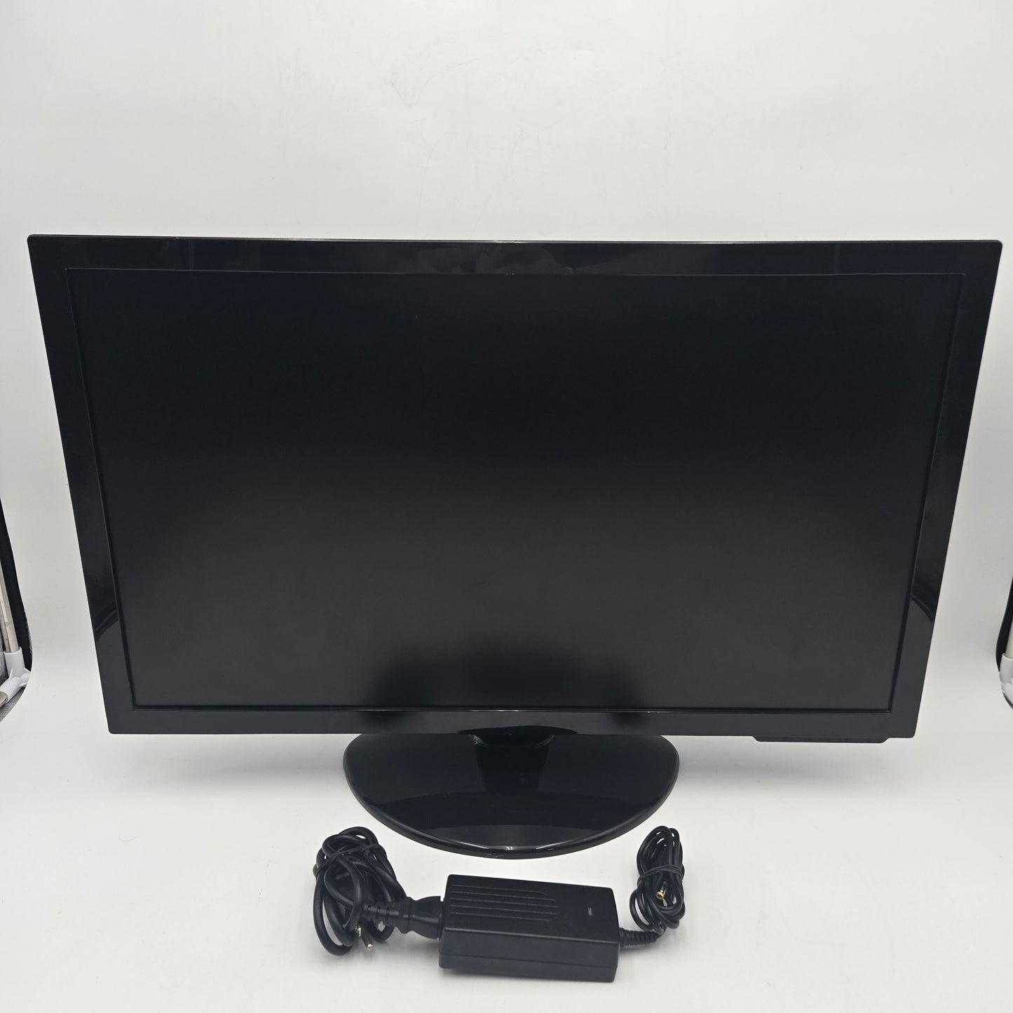 Ganz Security Camera LOT w/ 5 Cameras, Video Recorder, and Monitor