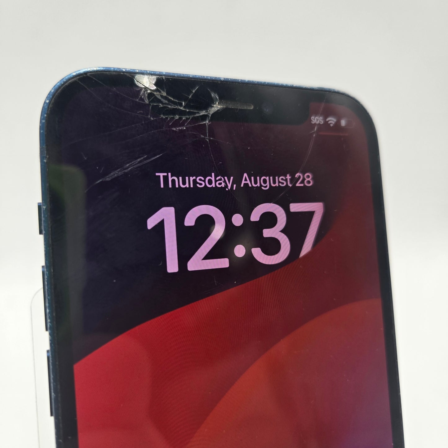 Broken Unlocked Apple iPhone 12 128GB 17.6.1 MGFD3LL/A Crack Front & Camera Lens