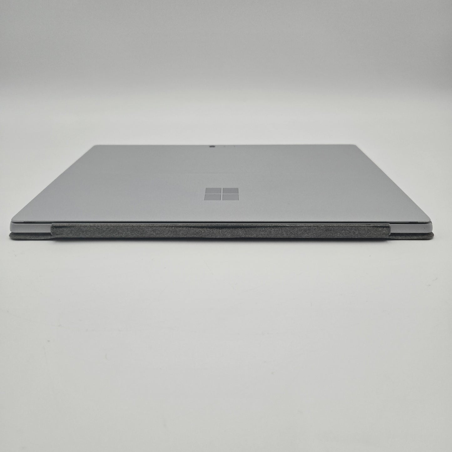 Microsoft Surface Portal (5th Gen) 1796 12.3" Intel® Core™ 7th-generation m3 1.61Hz 4GB