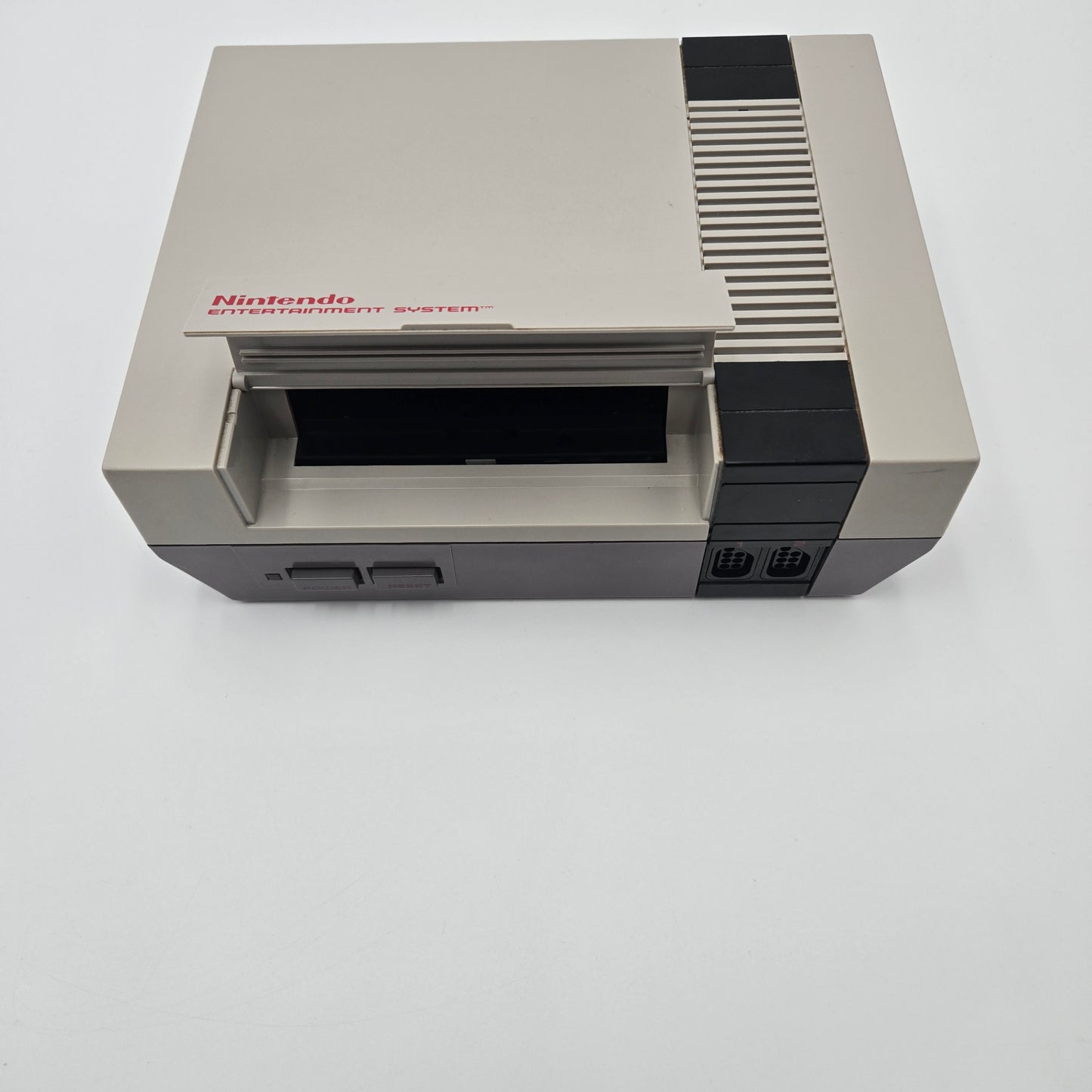 Nintendo Entertainment System NES Video Game Console NES-001 Gray