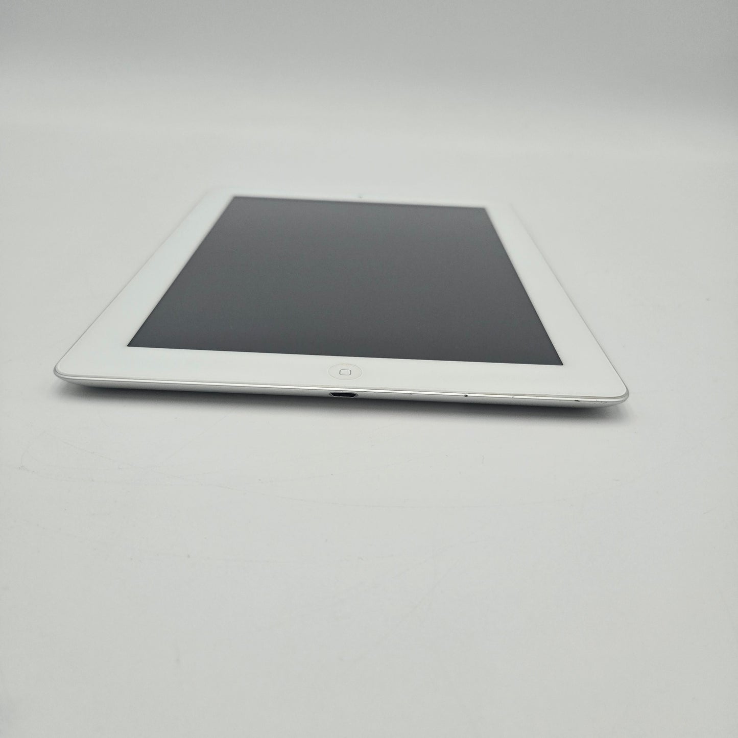 WiFi Only Apple iPad 4th Gen 13.19GB 10.3.3 Silver MD513LL/A