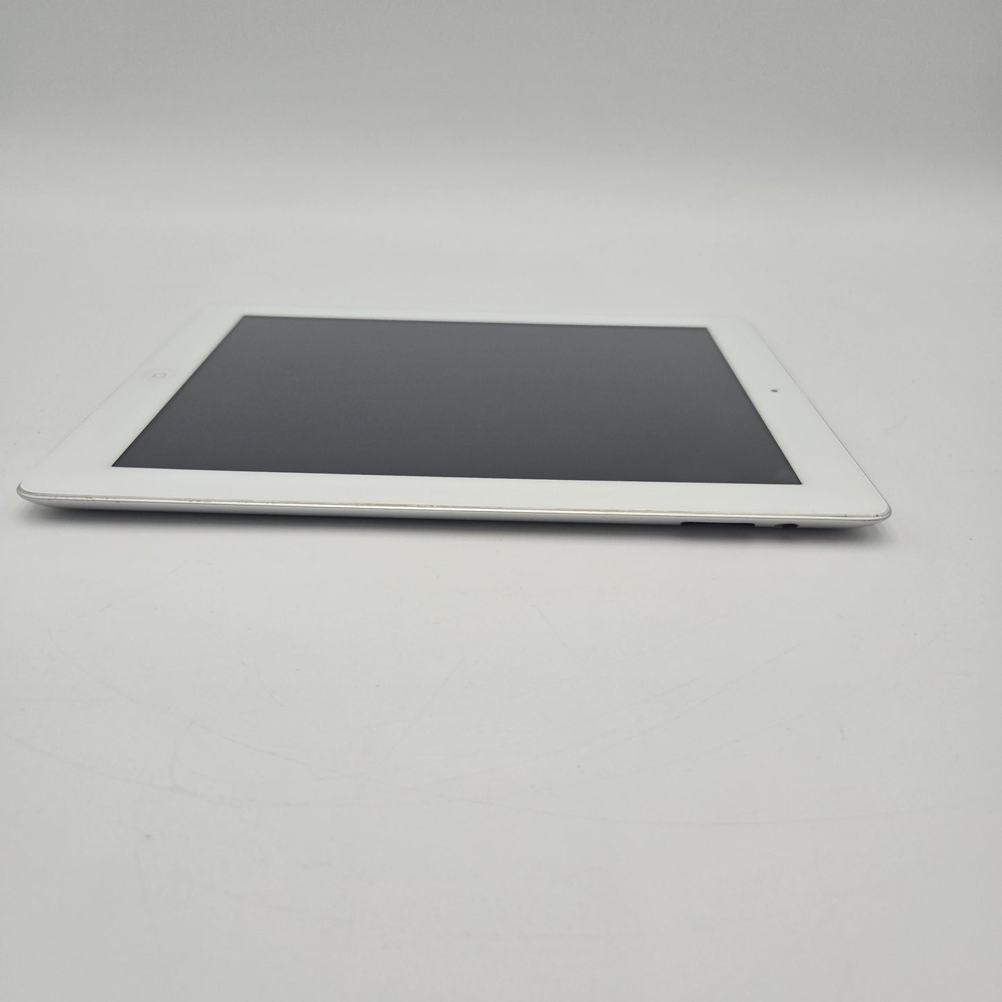 WiFi Only Apple iPad 4th Gen 13.19GB 10.3.3 Silver MD513LL/A