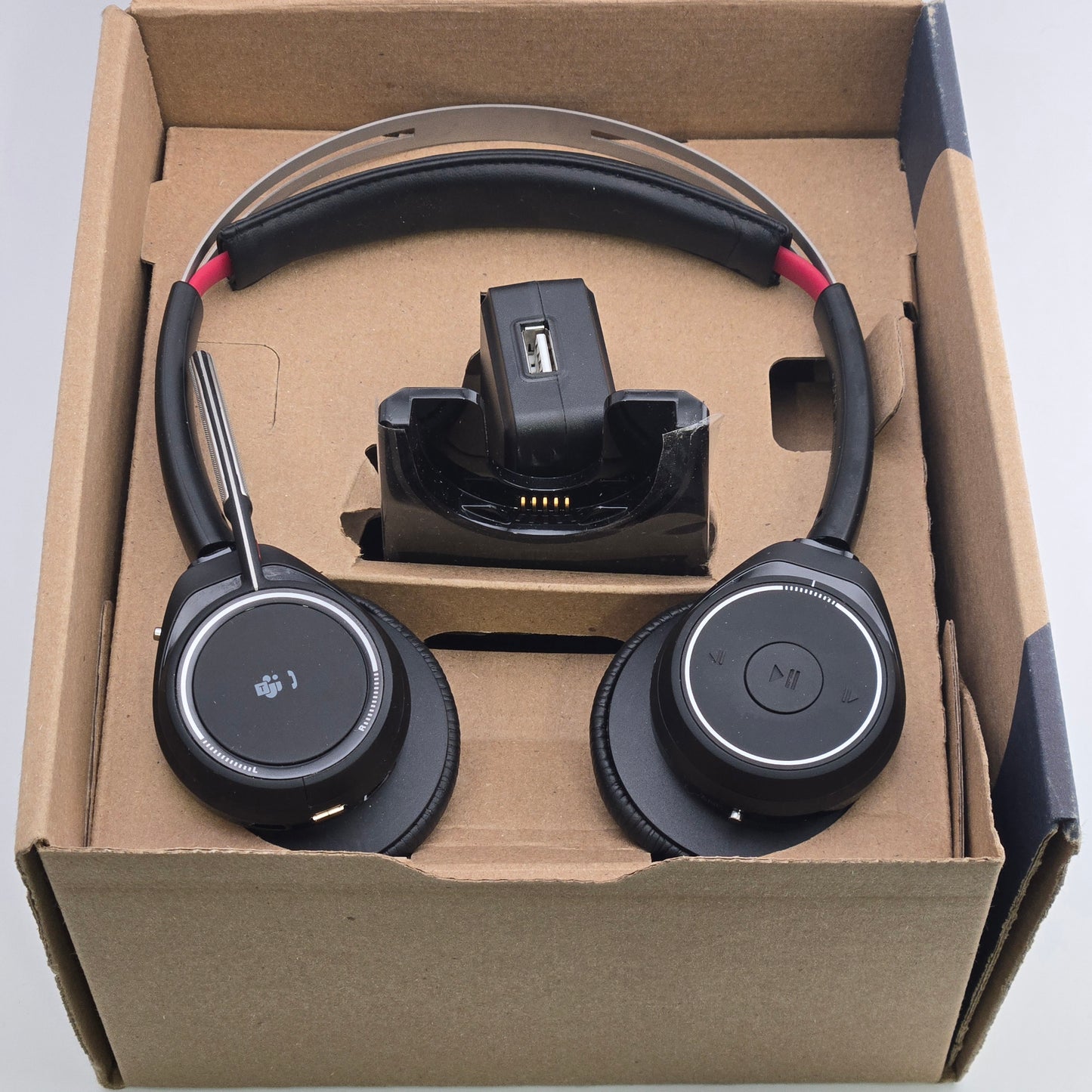 Plantronics Poly Voyager Focus UC B825 Bluetooth Headset w/ Stand & USB Dongle