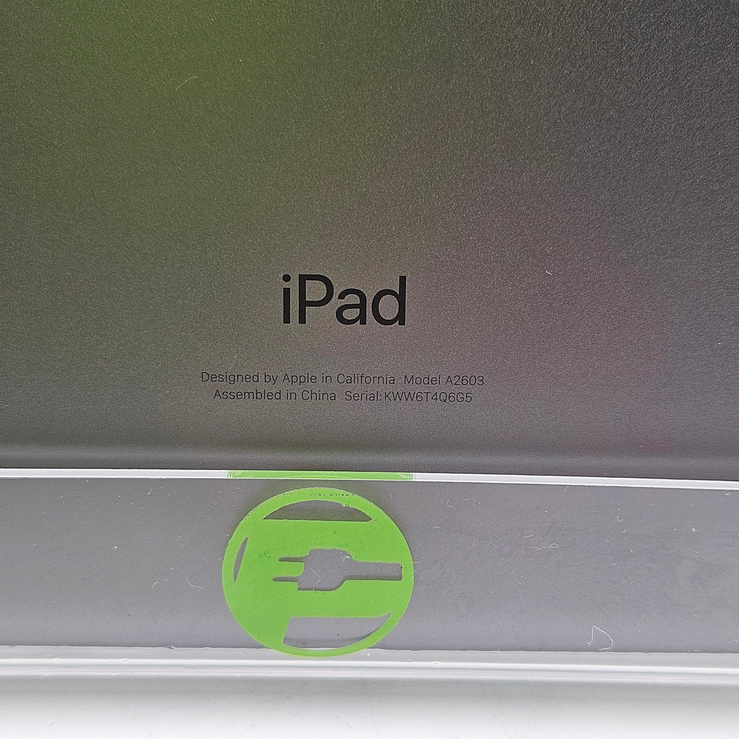 WiFi Only Apple iPad 9th Gen 64GB 18.1.1 Space Gray MK663LL/A