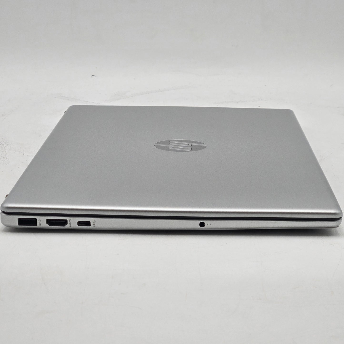 HP Laptop 15-FC0255NR 15.6" AMD Ryzen 3 7320U 2.4GHz 8GB RAM 256GB SSD Radeon