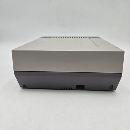 Nintendo Entertainment System NES Video Game Console NES-001 Gray