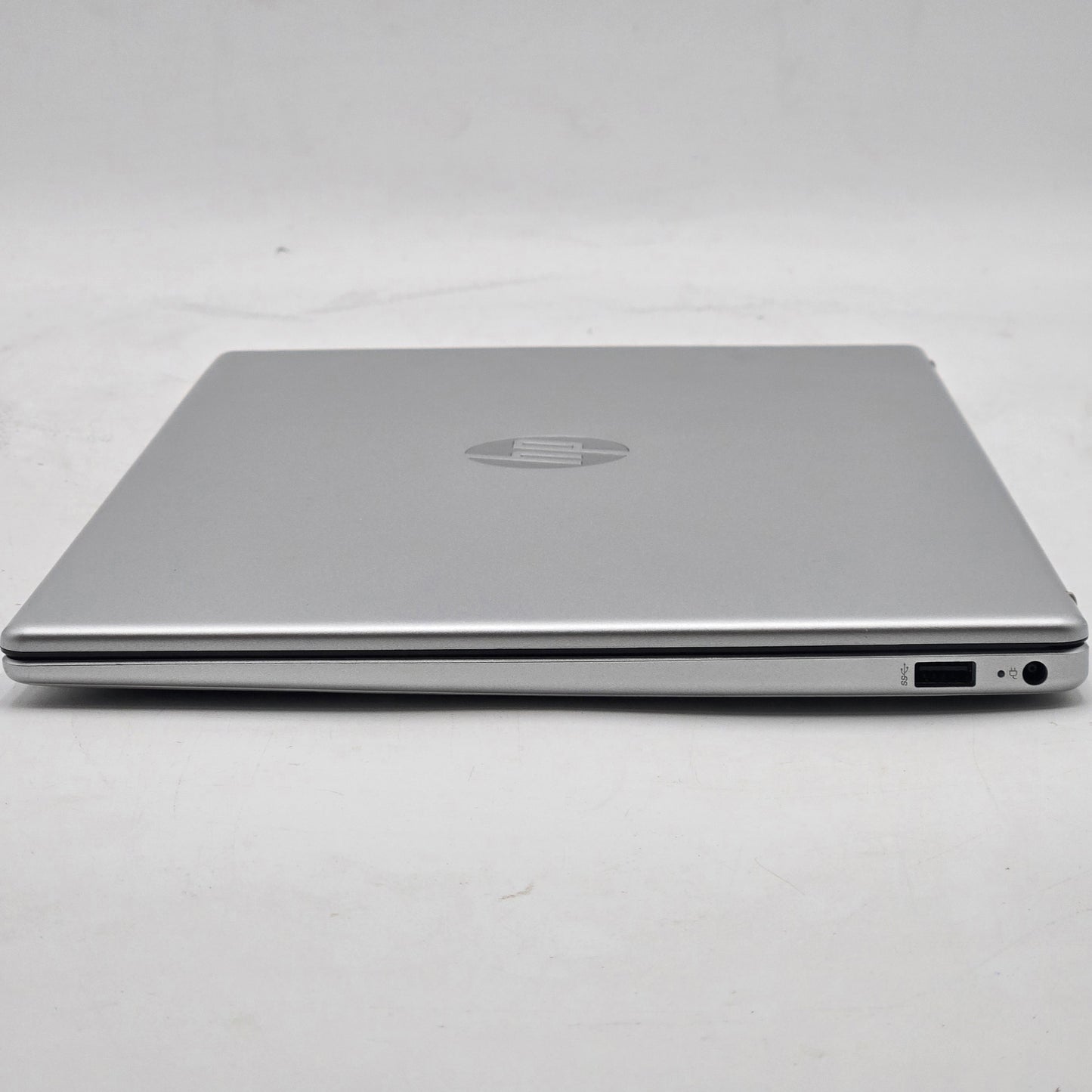 HP Laptop 15-FC0255NR 15.6" AMD Ryzen 3 7320U 2.4GHz 8GB RAM 256GB SSD Radeon