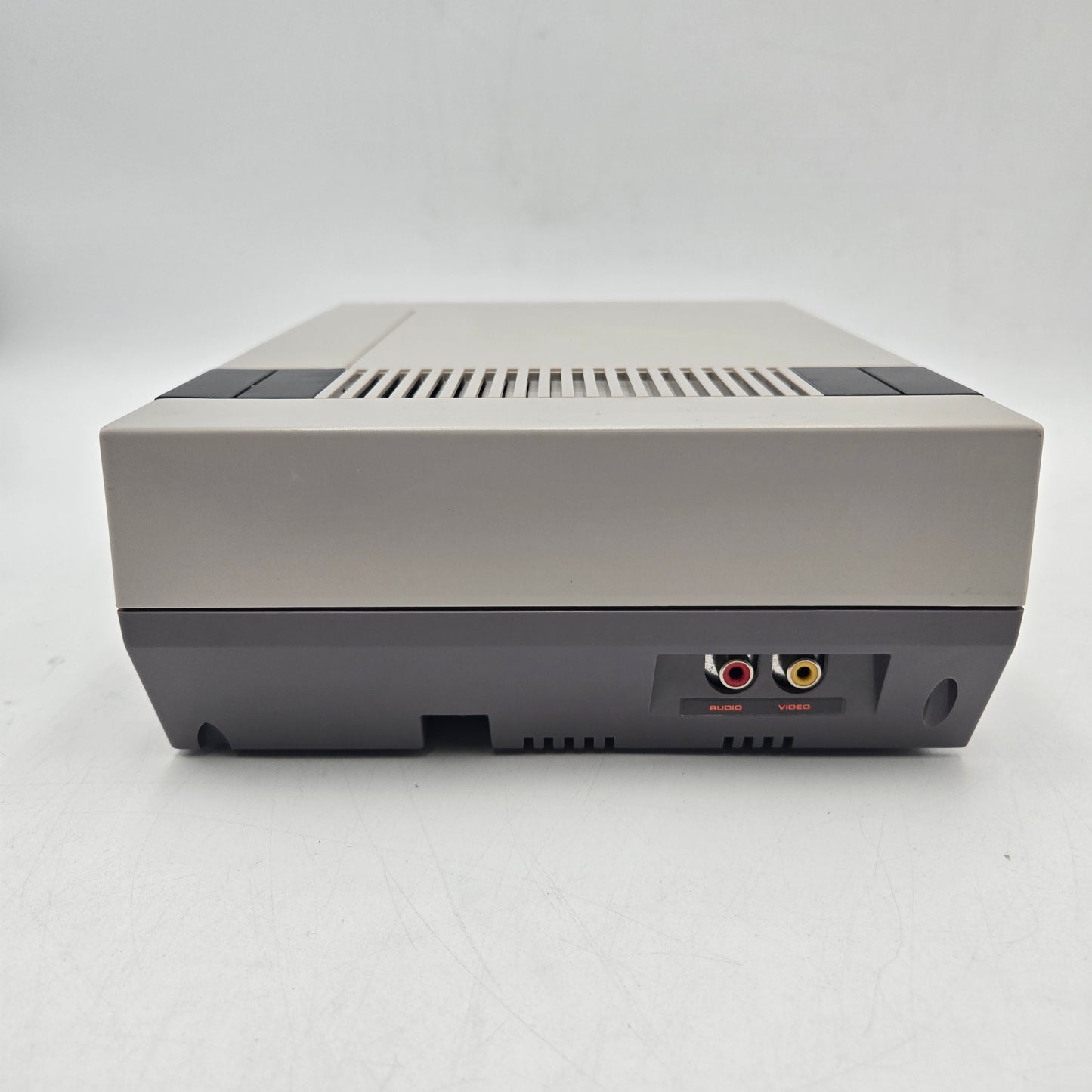 Nintendo Entertainment System NES Video Game Console NES-001 Gray