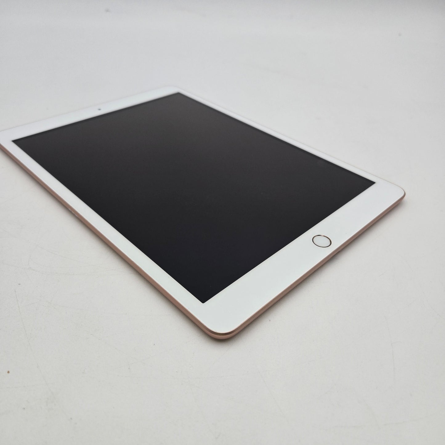 WiFi Only Apple iPad 8th Gen 32GB 18.3.1 Rose Gold MYLC2LL/A