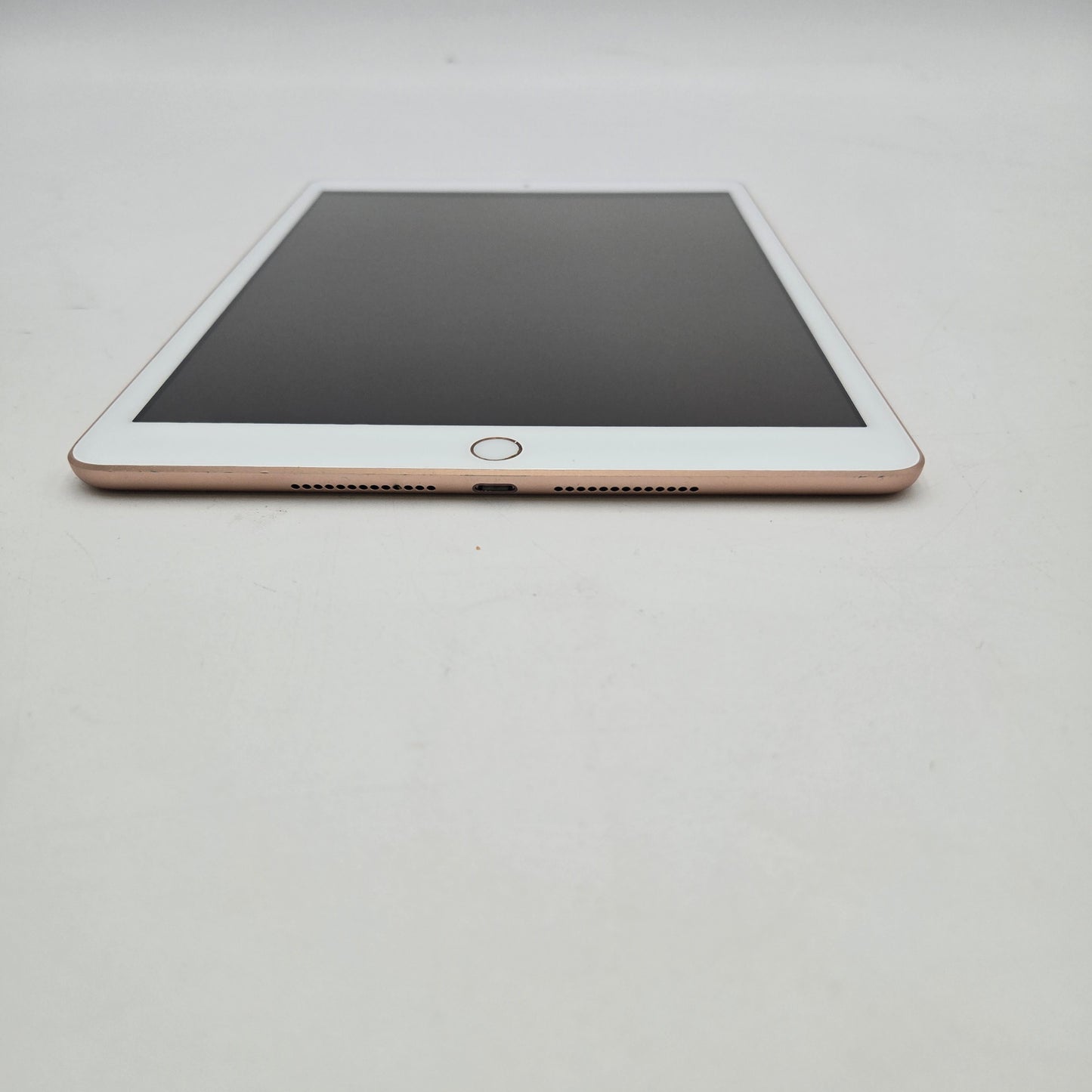 WiFi Only Apple iPad 8th Gen 32GB 18.3.1 Rose Gold MYLC2LL/A