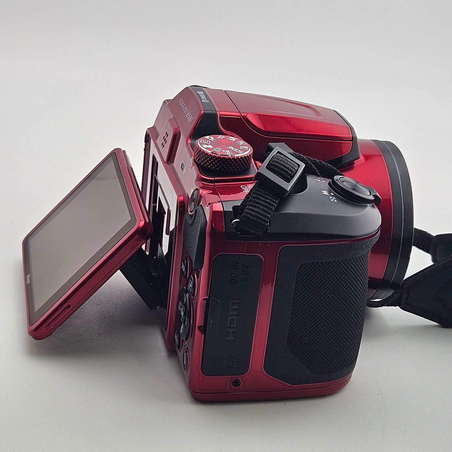 Nikon COOLPIX B500 16.0MP Digital Point And Shoot Camera