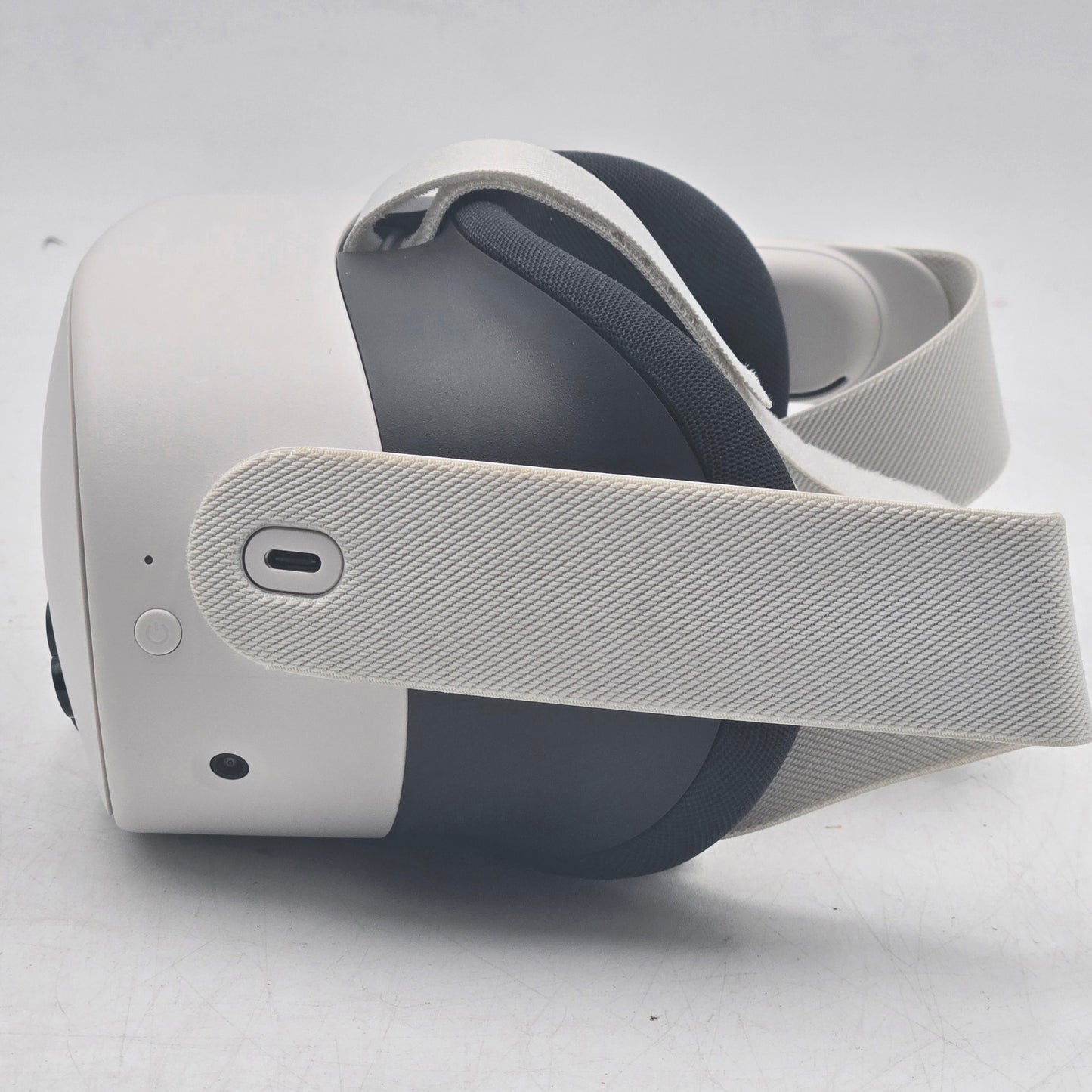 Meta Quest 3S 256GB Standalone All-in-One VR Headset P97