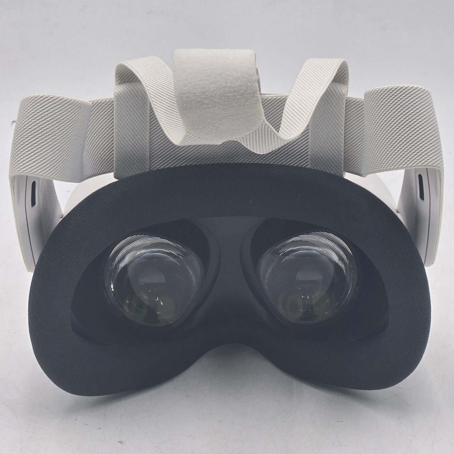 Meta Quest 3S 256GB Standalone All-in-One VR Headset P97